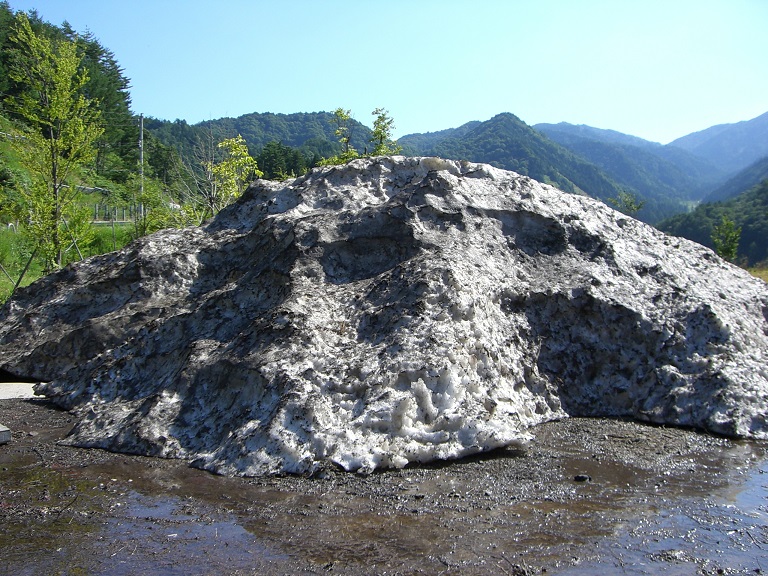 Remaining Snow | Michinoeki Hida Furukawa Ibushi