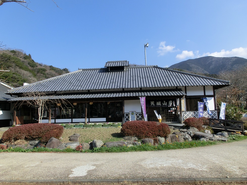 Michinoeki facilities | Hana-no-sanseien Izumatsuzaki