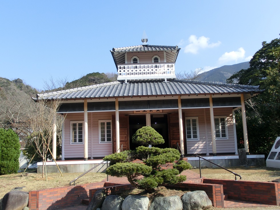 Folk Museum | Michinoeki Hana-no-sanseien Izumatsuzaki