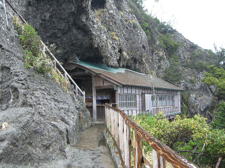 Ishimuro Shrine | Michinoeki Shimogamo Onsen Yu-no-hana